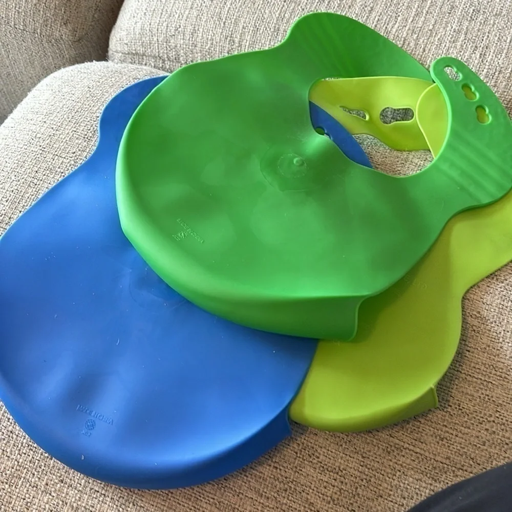 Summer Infant and Tommee Tippee rubber reusable bibs set of 3